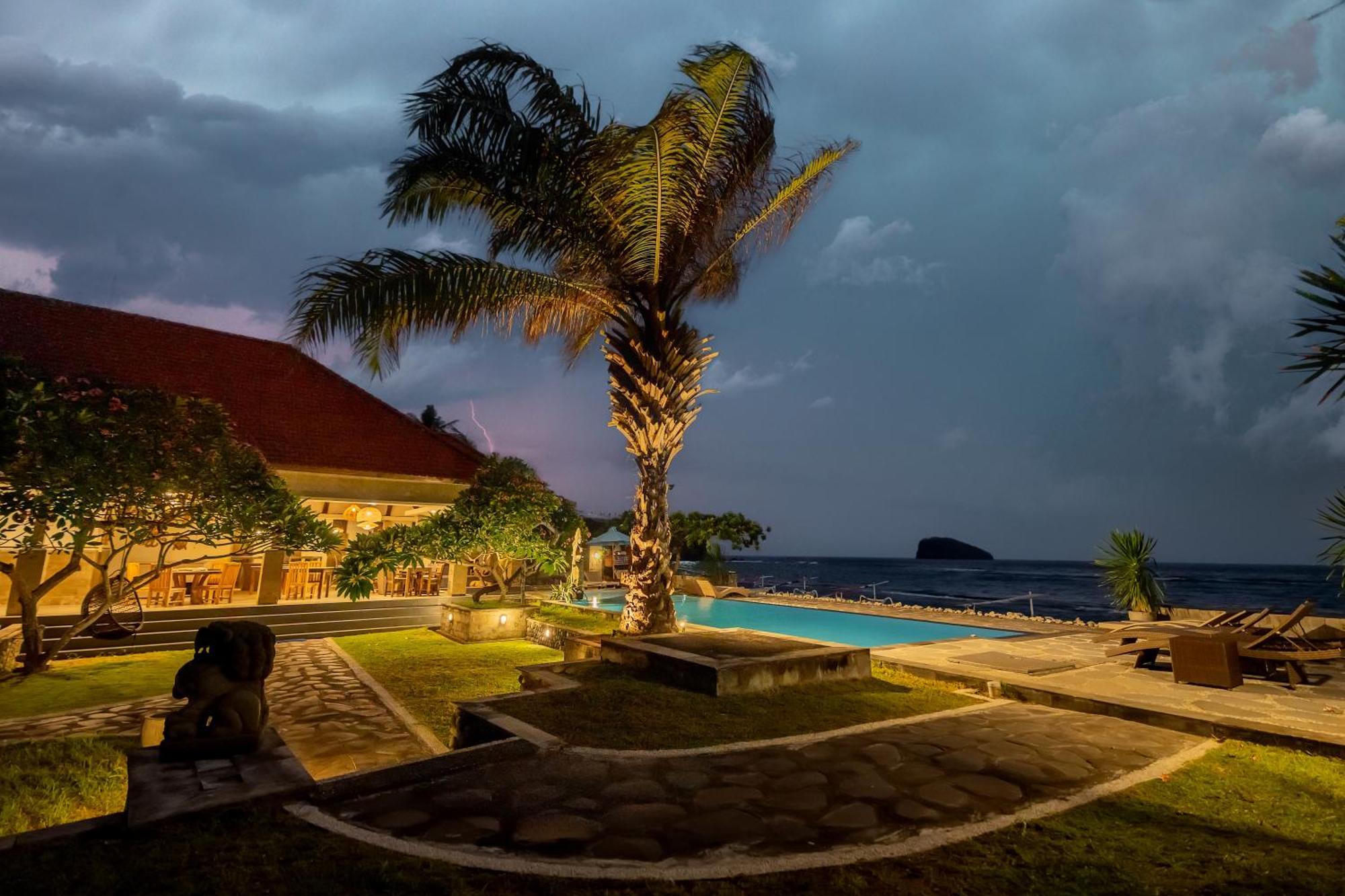 Ganesh Beach Hotel Candi Dasa  Ngoại thất bức ảnh